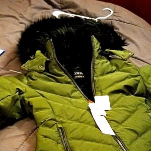 A Brand New Woman's XL Winter Jacket. Dark Green and Black fuzzy inside